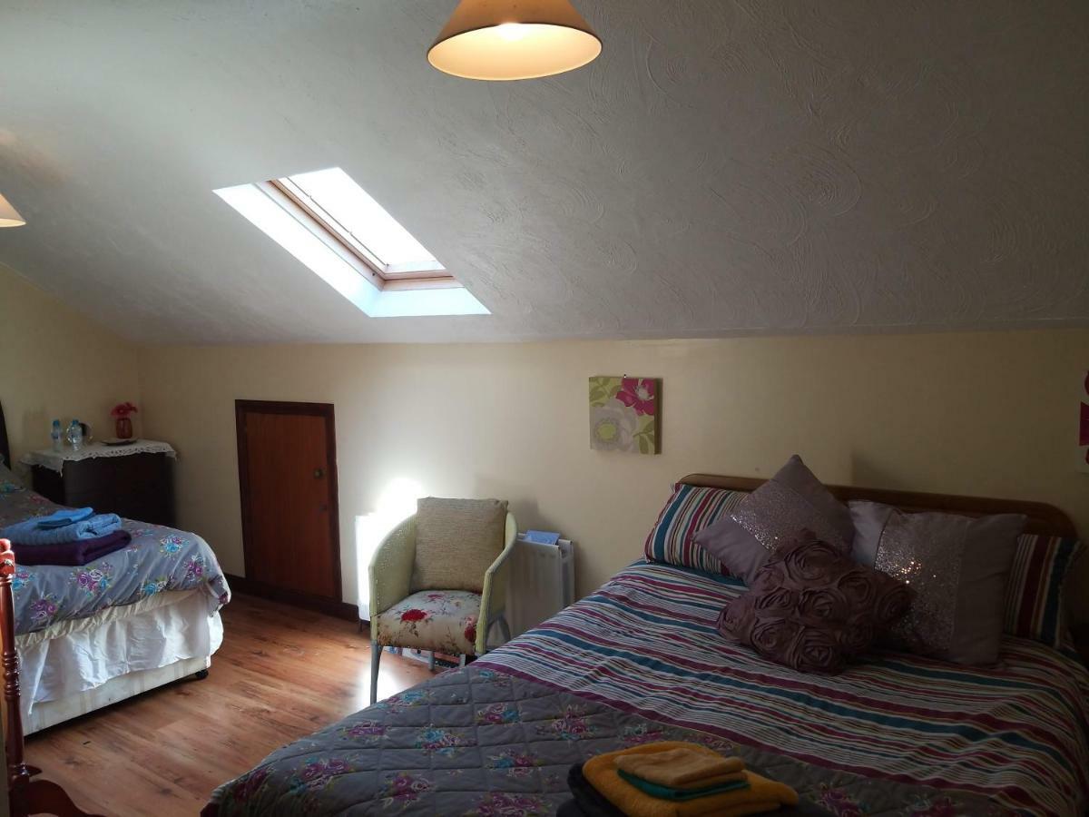 Antrim Heights Bnb ภายนอก รูปภาพ