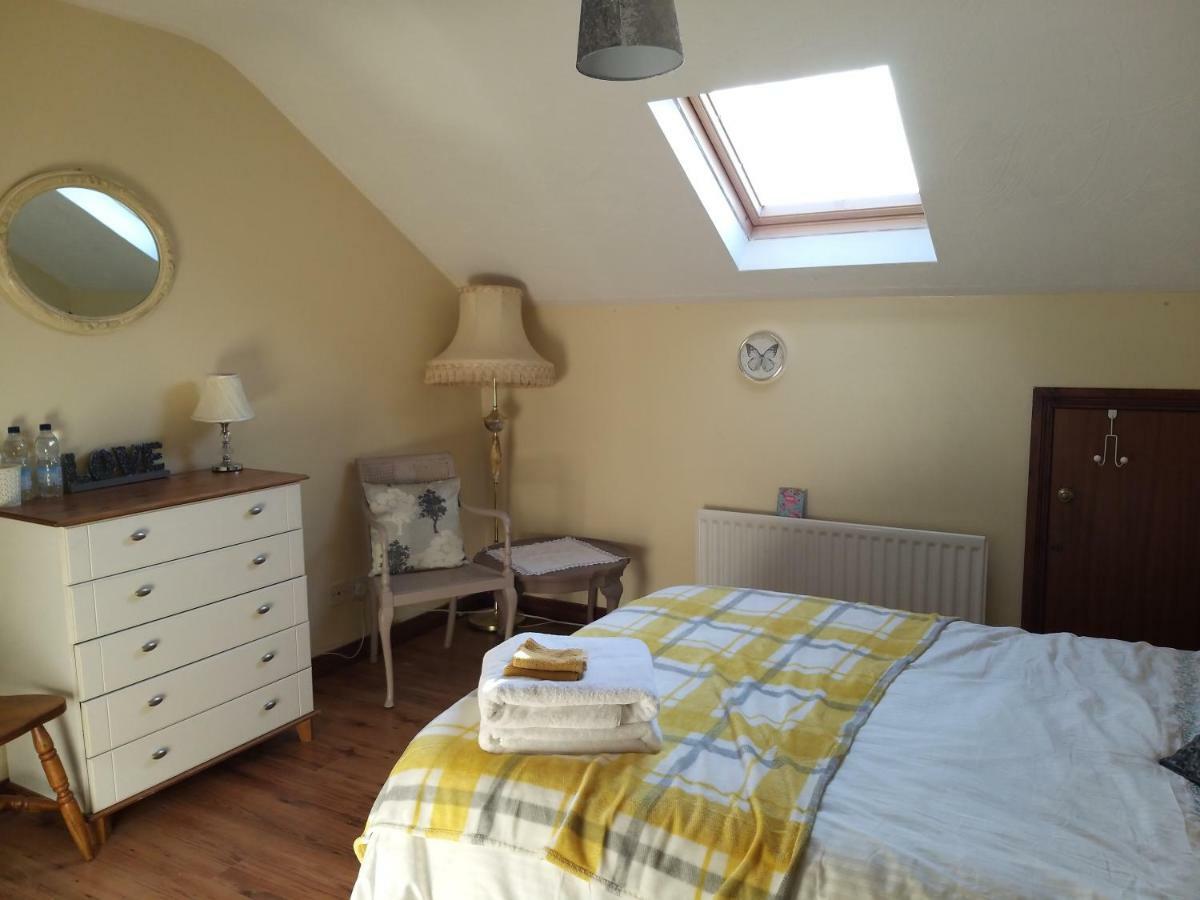 Antrim Heights Bnb ภายนอก รูปภาพ
