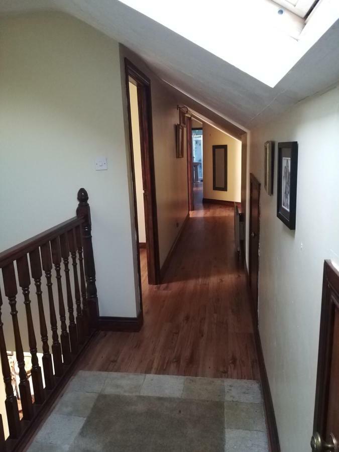Antrim Heights Bnb ภายนอก รูปภาพ