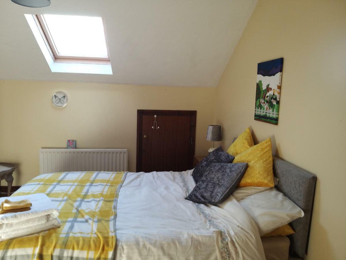Antrim Heights Bnb ภายนอก รูปภาพ
